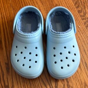 Fuzzy Baya Lined Croc Kids Size 1